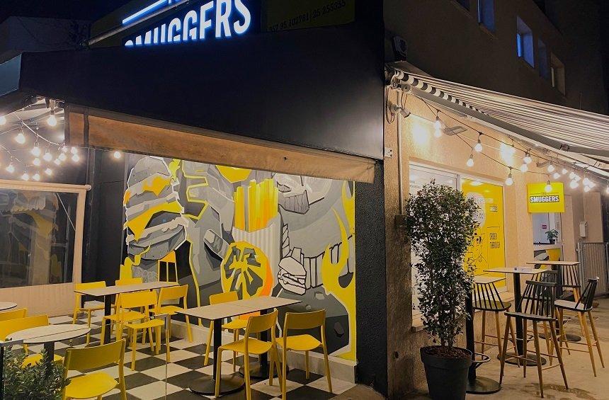 The Smuggers: A burger shop with an irresistible menu and an impressive image in Limassol!