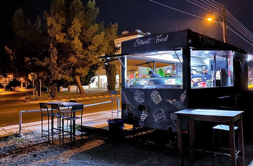 OPENING: A new truck in Limassol that makes amazing, juicy burgers!