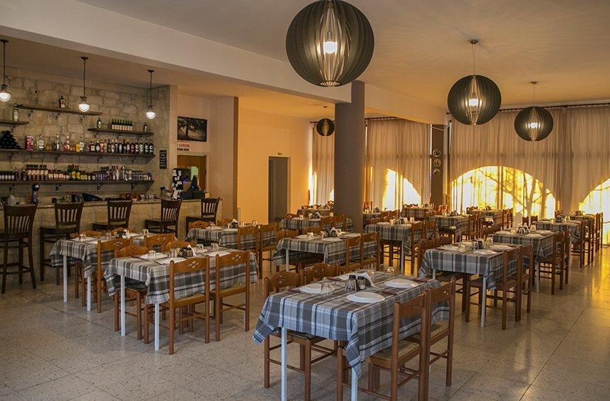 Strofi sti Gefsi: A family-run tavern, with 30+ years of tradition in the Limassol mountains!