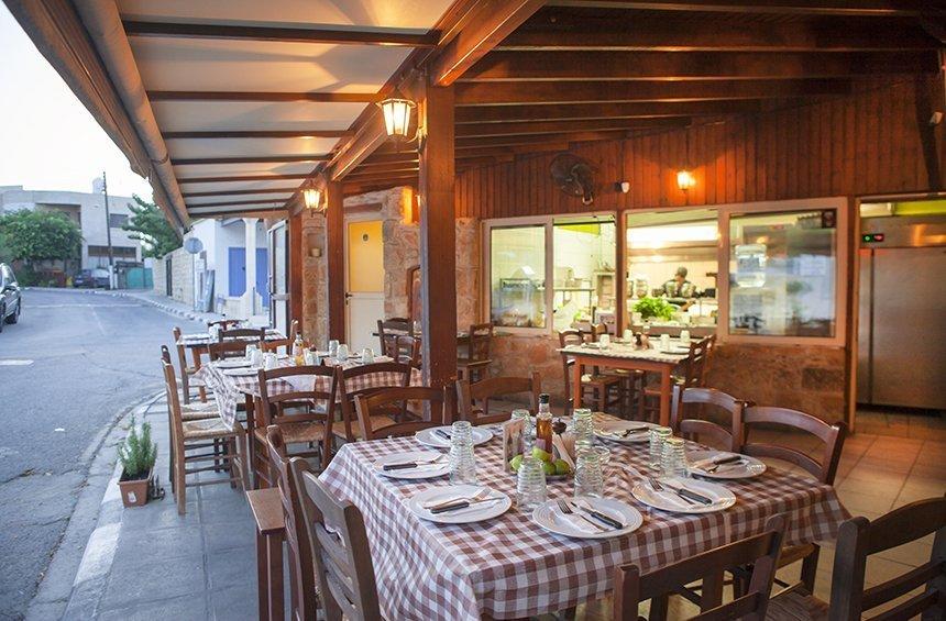 Melis' tavern: From a village coffee shop, to one of Limassol's very well-known taverns!