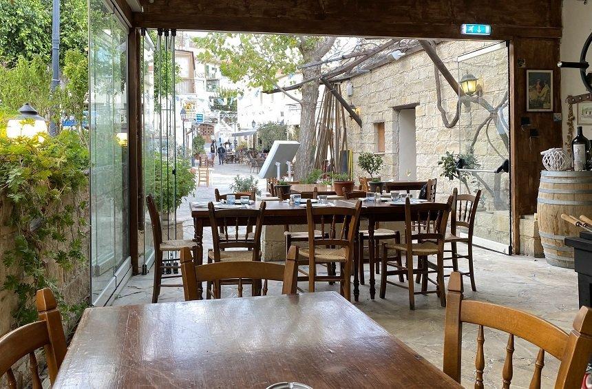 O Vrakas Tavern: A tavern that made its mark on the picturesque Pissouri Square!