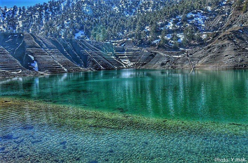 The 'secret' lake of Amiandos