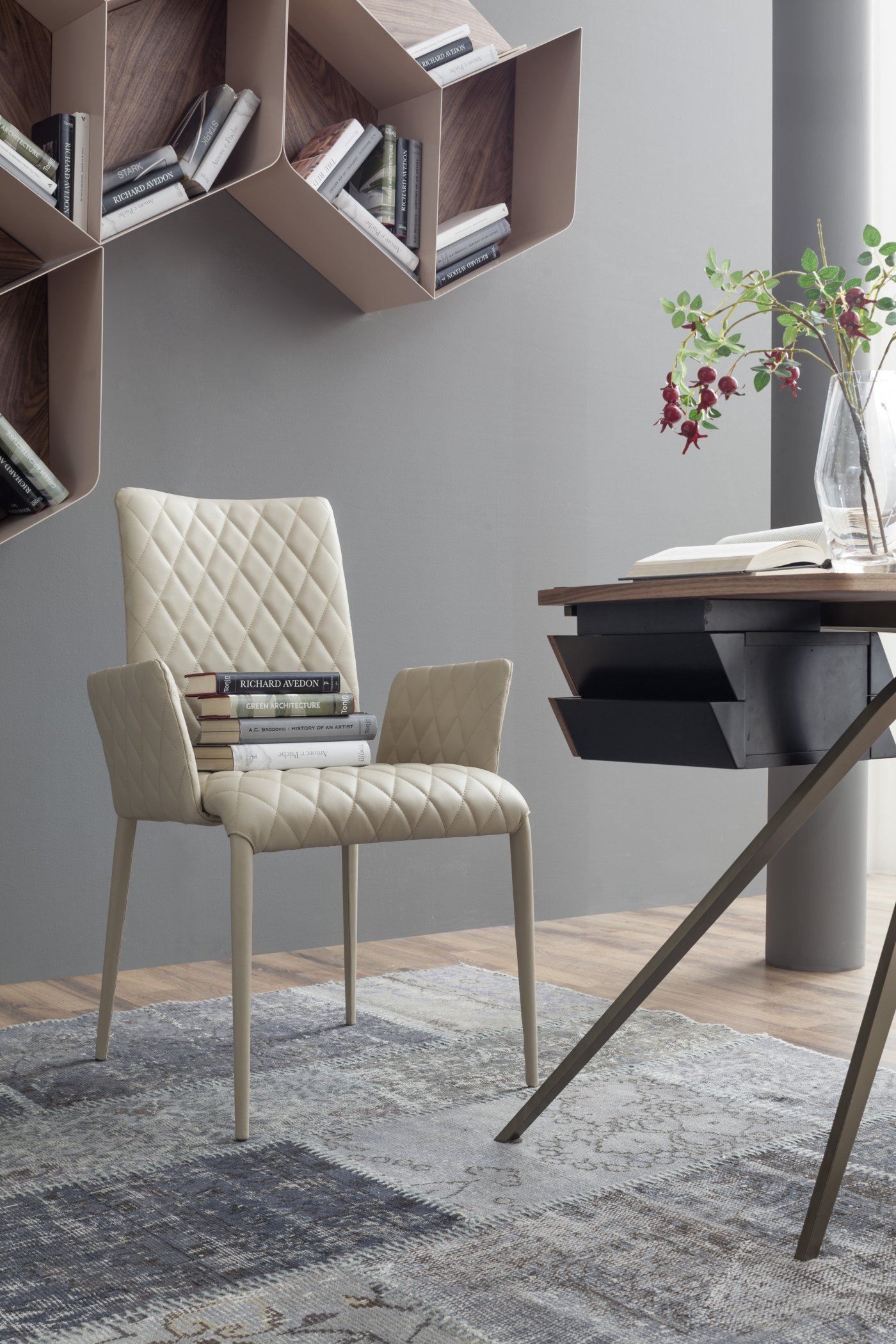 Kosmos – Coming both as a chair or as a small armchair, with or without armrests